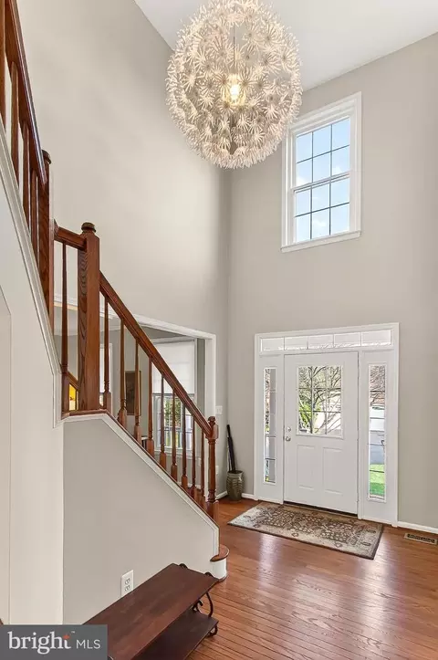 Entry Way - 7736 White Willow Ct, Springfield, VA 22153 photo 3 of 9