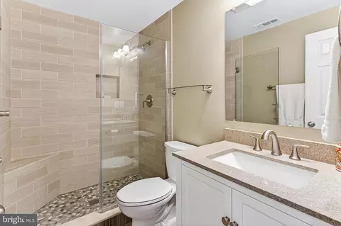 Bath - 7736 White Willow Ct, Springfield, VA 22153 photo 6 of 6