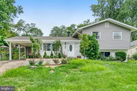 7727 Kalorama Rd, Annandale, VA 22003