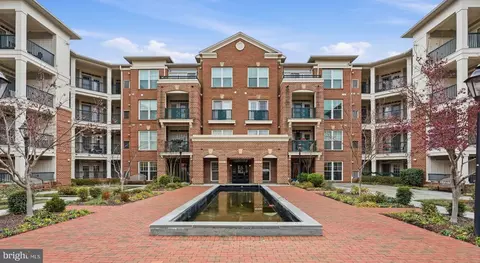2905 Saintsbury Plz #312, Fairfax, VA 22031