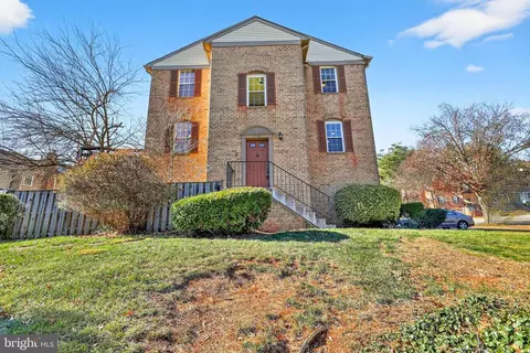 7701 Solomon Seal Dr, Springfield, VA 22152 photo 3