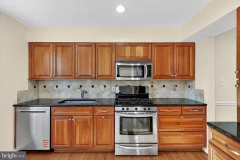 7701 Solomon Seal Dr, Springfield, VA 22152 photo 13