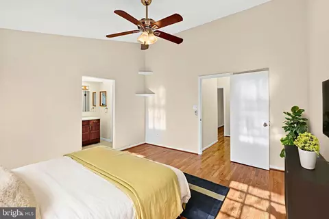 7701 Solomon Seal Dr, Springfield, VA 22152 photo 10
