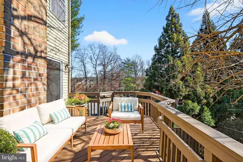 7701 Solomon Seal Dr, Springfield, VA 22152 photo 11