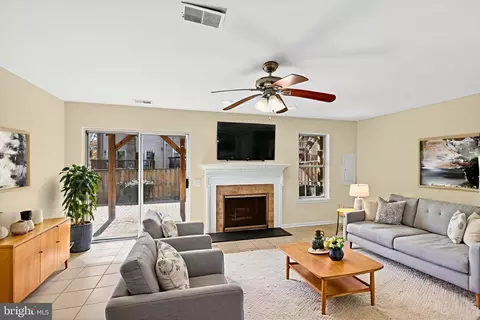 7701 Solomon Seal Dr, Springfield, VA 22152 photo 5