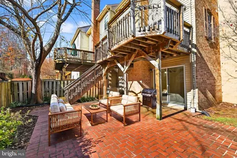 7701 Solomon Seal Dr, Springfield, VA 22152 photo 12