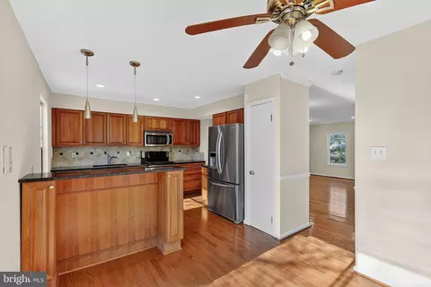 7701 Solomon Seal Dr, Springfield, VA 22152 photo 15