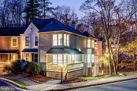 2180 Whisperwood Glen Ln, Reston, VA 20191