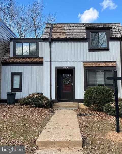 1546 Scandia Cir, Reston, VA 20190
