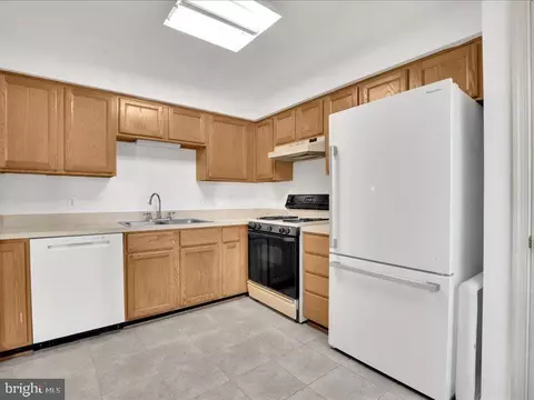 Kitchen - 6358 Racetec Pl, Springfield, VA 22150 photo 2 of 3