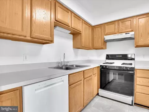 Kitchen - 6358 Racetec Pl, Springfield, VA 22150 photo 3 of 3
