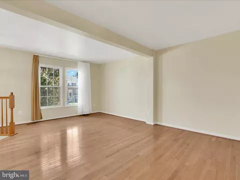 Living - 6358 Racetec Pl, Springfield, VA 22150 photo 3 of 4