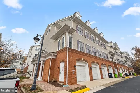 8934 Milford Haven Ct #B, Lorton, VA 22079