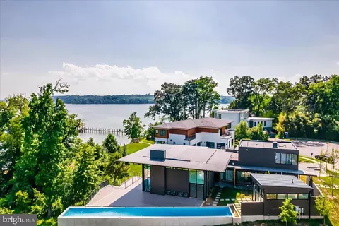 9433 Ferry Landing Ct, Alexandria, VA 22309
