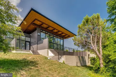 9433 Ferry Landing Ct, Alexandria, VA 22309