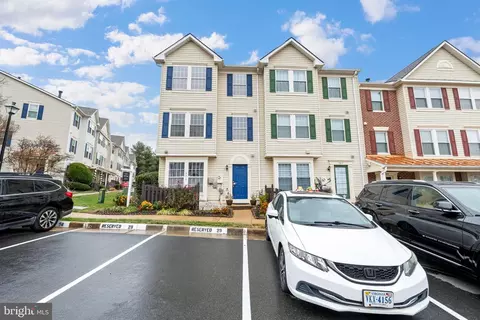 9215 Cardinal Forest Ln #29, Lorton, VA 22079
