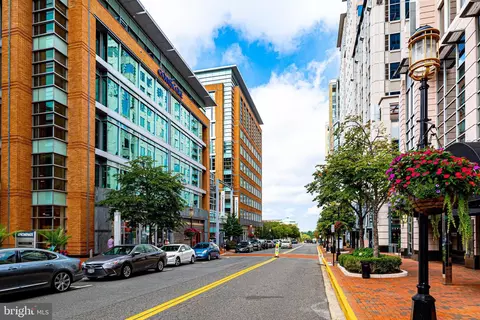 Exterior - 2142 Cartwright Pl, Reston, VA 20191 photo 8 of 12