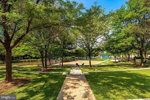 Exterior - 2142 Cartwright Pl, Reston, VA 20191 photo 11 of 12