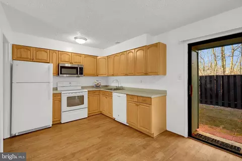 Kitchen - 2142 Cartwright Pl, Reston, VA 20191 photo 2 of 6