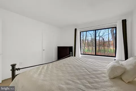 Bedroom - 2142 Cartwright Pl, Reston, VA 20191 photo 2 of 4