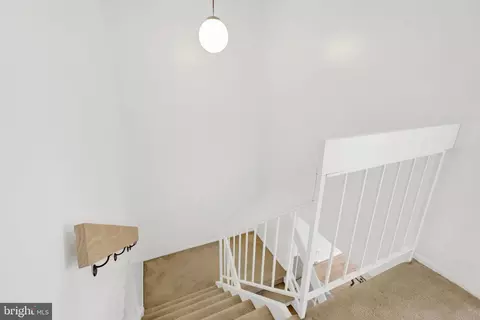 Entry Way - 2142 Cartwright Pl, Reston, VA 20191 photo 4 of 5
