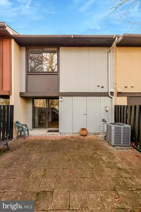 Exterior - 2142 Cartwright Pl, Reston, VA 20191 photo 6 of 12