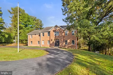 9200 Falls Run Rd, Mclean, VA 22102