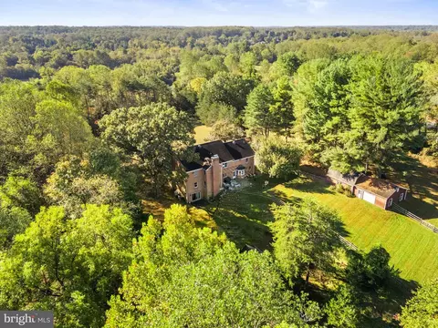 View/Area - 9200 Falls Run Rd, Mclean, VA 22102 photo 6 of 8