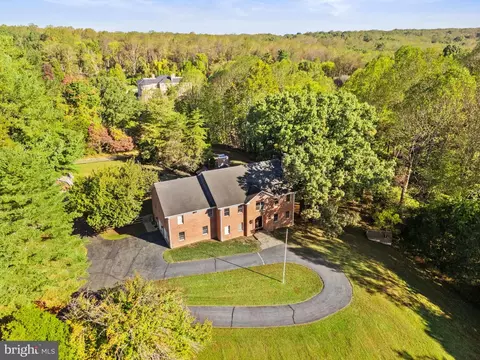 View/Area - 9200 Falls Run Rd, Mclean, VA 22102 photo 8 of 8
