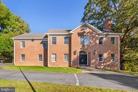Exterior - 9200 Falls Run Rd, Mclean, VA 22102 photo 6 of 21