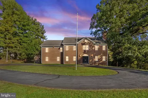 Exterior - 9200 Falls Run Rd, Mclean, VA 22102 photo 21 of 21