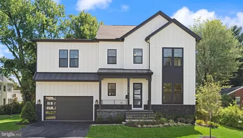 903 Hillcrest Dr SW, Vienna, VA 22180