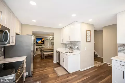Entry Way - 2376 Generation Dr, Reston, VA 20191 photo 4 of 10