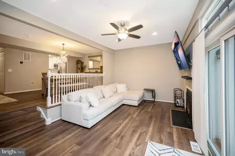 Living - 2376 Generation Dr, Reston, VA 20191 photo 2 of 6