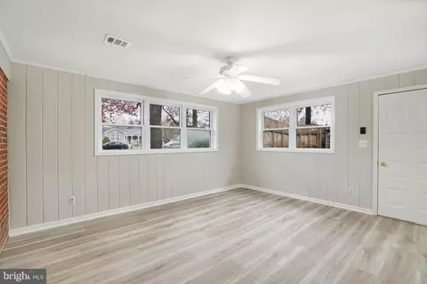 Living - 6705 Greenleaf St, Springfield, VA 22150 photo 4 of 4