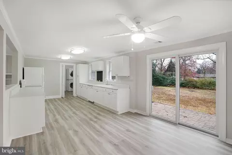 Entry Way - 6705 Greenleaf St, Springfield, VA 22150 photo 2 of 6