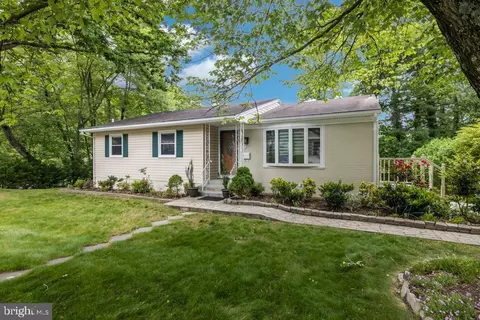 131 Casmar St SE, Vienna, VA 22180
