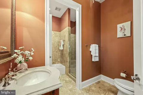 Bath - 8340 Springhaven Garden Ln, Mclean, VA 22102 photo 1 of 7