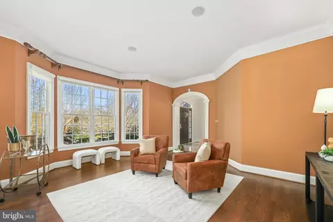 Living - 8340 Springhaven Garden Ln, Mclean, VA 22102 photo 2 of 7