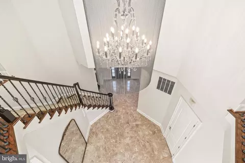 Entry Way - 8340 Springhaven Garden Ln, Mclean, VA 22102 photo 5 of 7