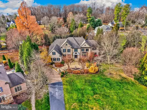 View/Area - 8340 Springhaven Garden Ln, Mclean, VA 22102 photo 2 of 2