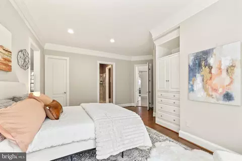 Bedroom - 8340 Springhaven Garden Ln, Mclean, VA 22102 photo 3 of 10