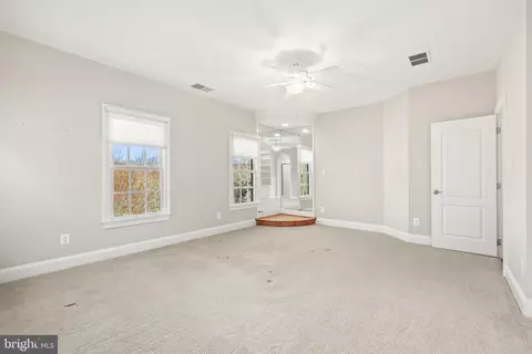 Bedroom - 8340 Springhaven Garden Ln, Mclean, VA 22102 photo 8 of 10