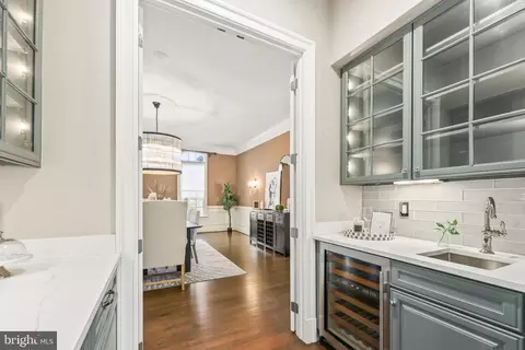 Entry Way - 8340 Springhaven Garden Ln, Mclean, VA 22102 photo 4 of 7