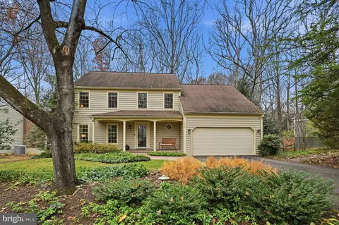 Exterior - 2218 Wakerobin Ln, Reston, VA 20191 photo 1 of 9