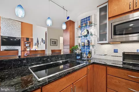 Kitchen - 2218 Wakerobin Ln, Reston, VA 20191 photo 5 of 7