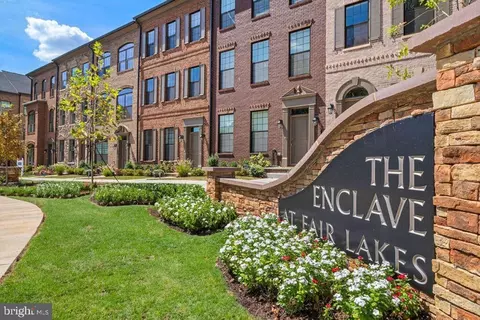 12534 Cadence Dr, Fairfax, VA 22033