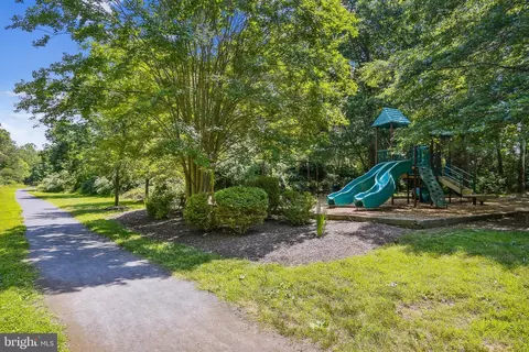 View/Area - 4511 Stone Pine Ct, Chantilly, VA 20151 photo 3 of 4