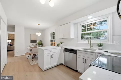Kitchen - 4511 Stone Pine Ct, Chantilly, VA 20151 photo 1 of 2