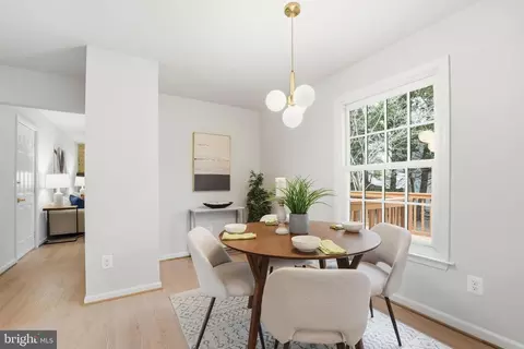 Dining - 4511 Stone Pine Ct, Chantilly, VA 20151 photo 4 of 5